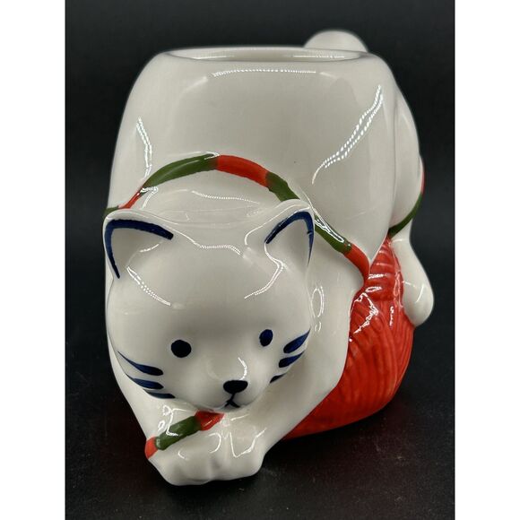 Wondershop Cat w Red Yarn Mug Earthenware 16 oz Cap 7"L x 4"W x 4 1/2" H - Picture 2 of 9